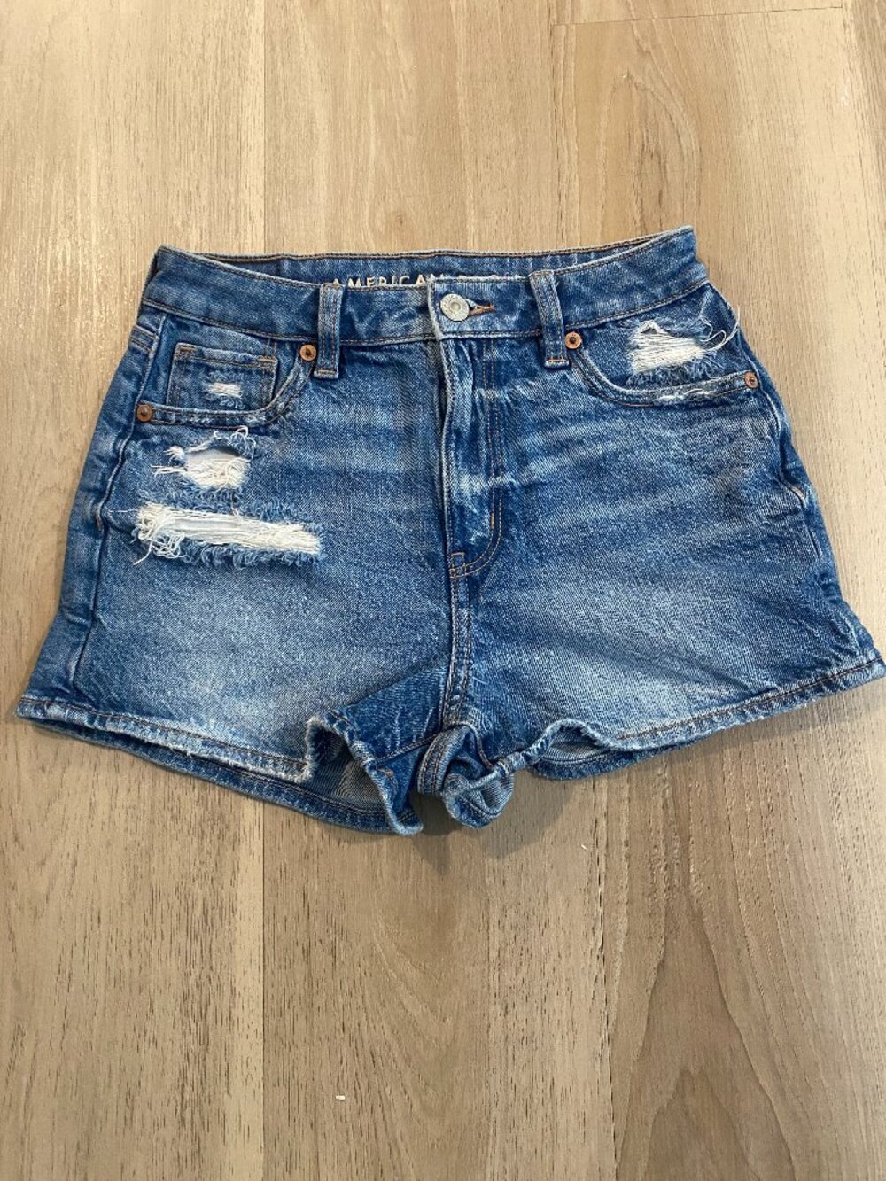 American Eagle Mom Shorts 00 Rigid Distressed High Rise Denim Jean Shorts